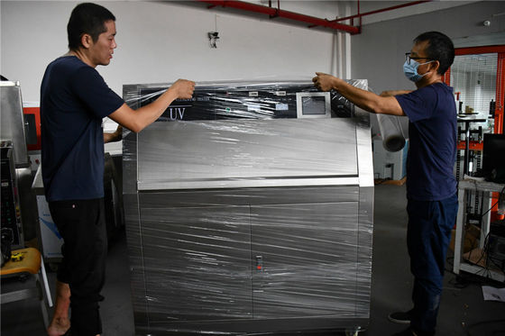 ISO 4892-3 UV เร่งเครื่องทดสอบสภาพอากาศ ห้องทดสอบสิ่งแวดล้อม