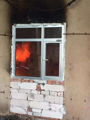 อุปกรณ์ทดสอบในห้องปฏิบัติการเตาเผาทดสอบไฟแนวตั้งสำหรับวัสดุก่อสร้างตามมาตรฐาน ISO834