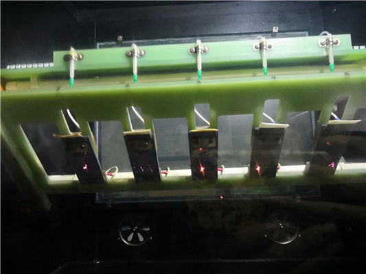 เครื่องทดสอบการติดตามและการกัดกร่อนแรงดันสูง IEC60587 พร้อมตัวอย่างระนาบเอียง